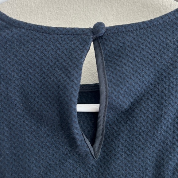 NWT Pearl by Lela Rose Textured Jersey Flutter Sleeve Navy Top Size Small - Picture 3 of 7